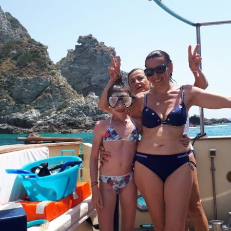 people on a boat Grotticelle